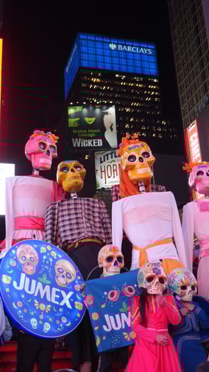 Jumex_Catrinas_Celebrating_Dia_de_Muertos_in_Times_Square